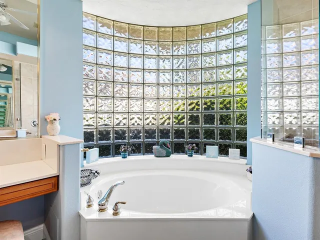 $1,050,000 | 6834 Turnberry Isle Court, Lakewood Ranch, FL 34202