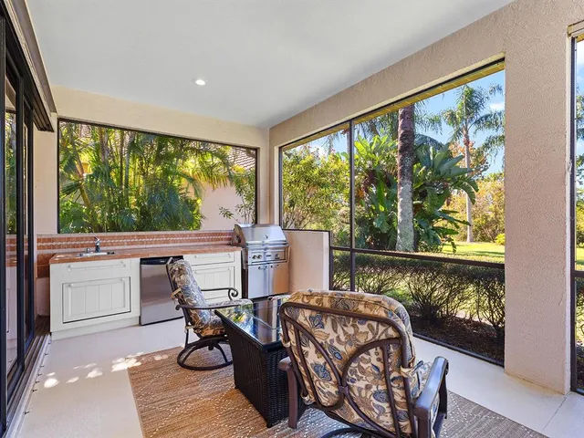 $1,050,000 | 6834 Turnberry Isle Court, Lakewood Ranch, FL 34202