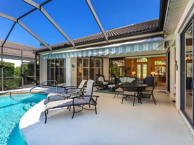 $1,050,000 | 6834 Turnberry Isle Court, Lakewood Ranch, FL 34202