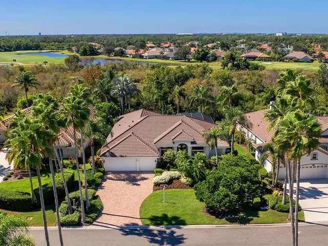 $1,050,000 | 6834 Turnberry Isle Court, Lakewood Ranch, FL 34202