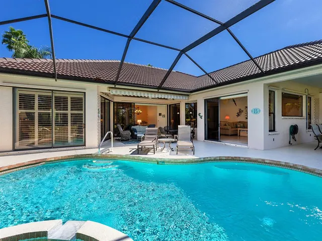 $1,050,000 | 6834 Turnberry Isle Court, Lakewood Ranch, FL 34202