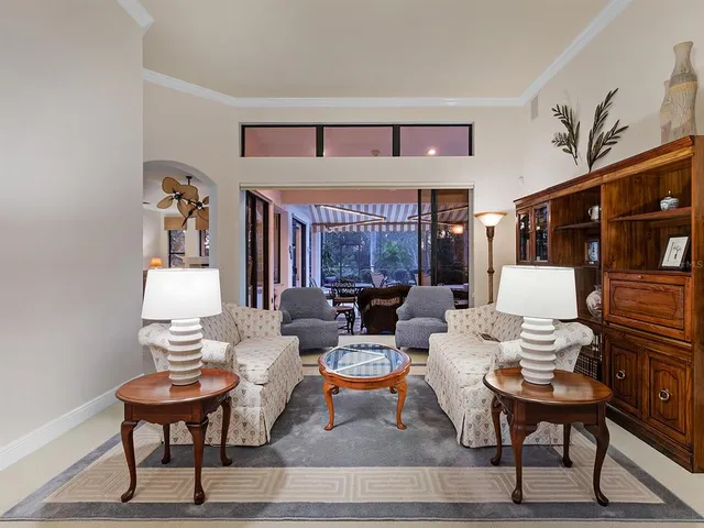 $1,050,000 | 6834 Turnberry Isle Court, Lakewood Ranch, FL 34202