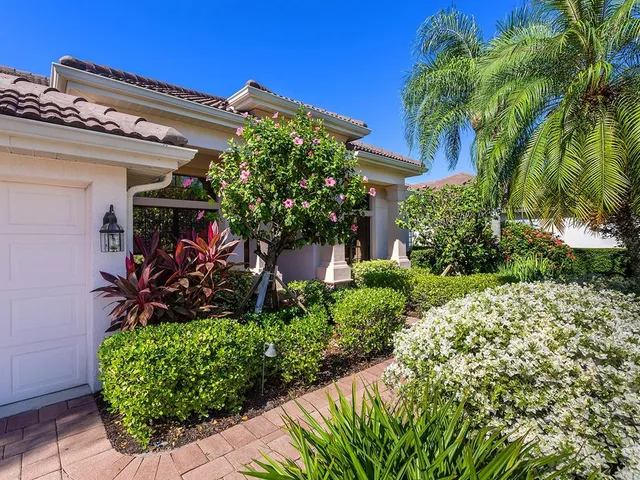 $1,050,000 | 6834 Turnberry Isle Court, Lakewood Ranch, FL 34202