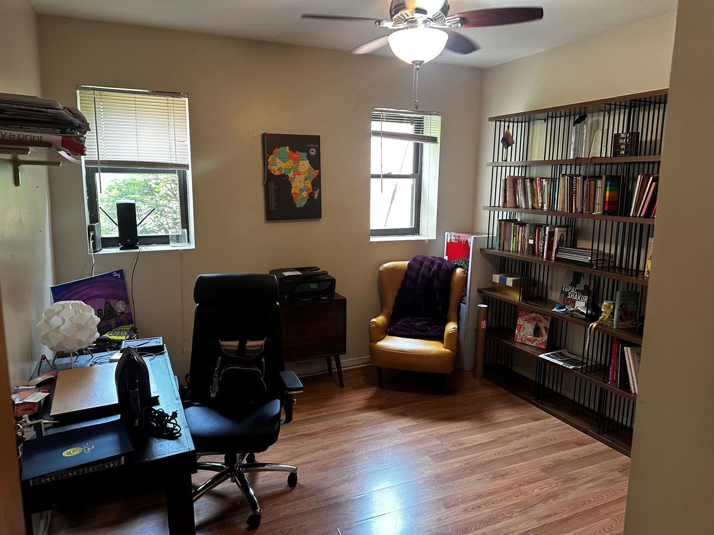 4014 South Drexel Boulevard, Unit 4R Chicago, IL 60653 - Photo 6 of 23 a view of a workspace with furniture and a window