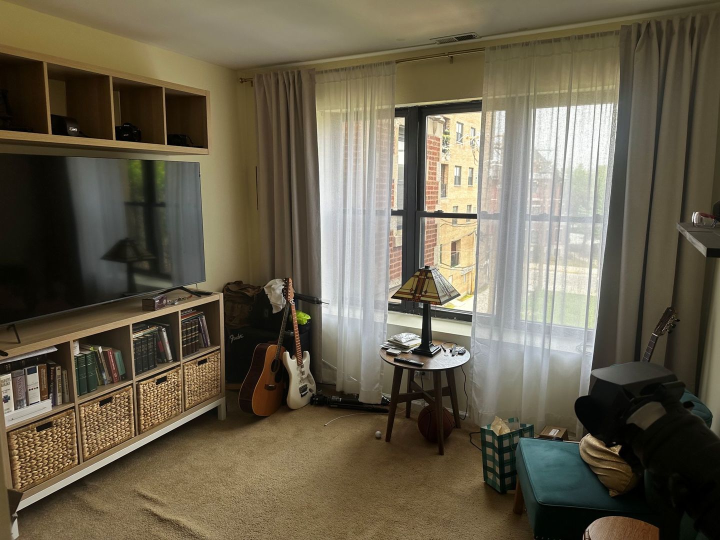 4014 South Drexel Boulevard, Unit 4R Chicago, IL 60653 - Photo 10 of 23 a view of a room with workspace and windows