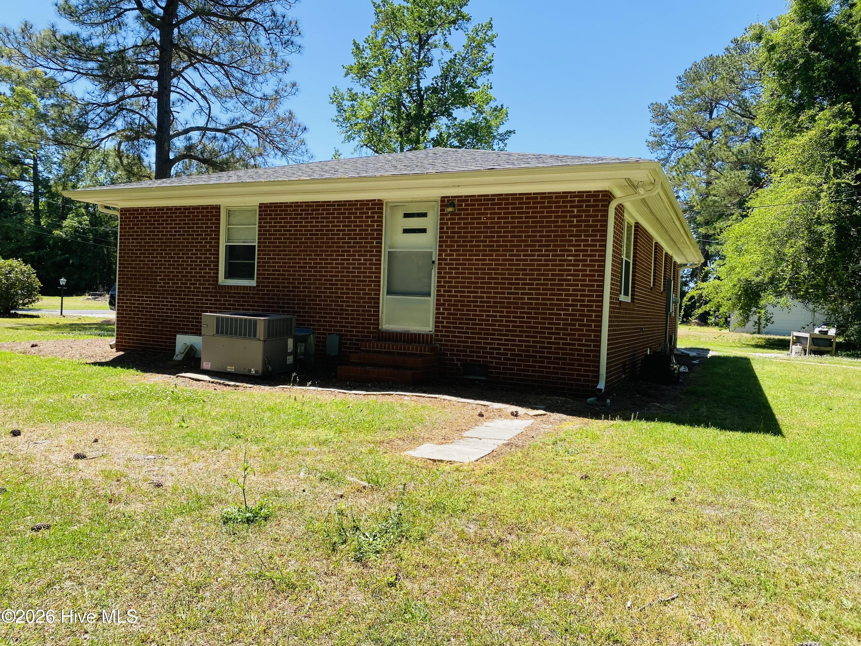 229 Mill Pond Road Whiteville, NC 28472 - Photo 10 of 42 IMG_1105