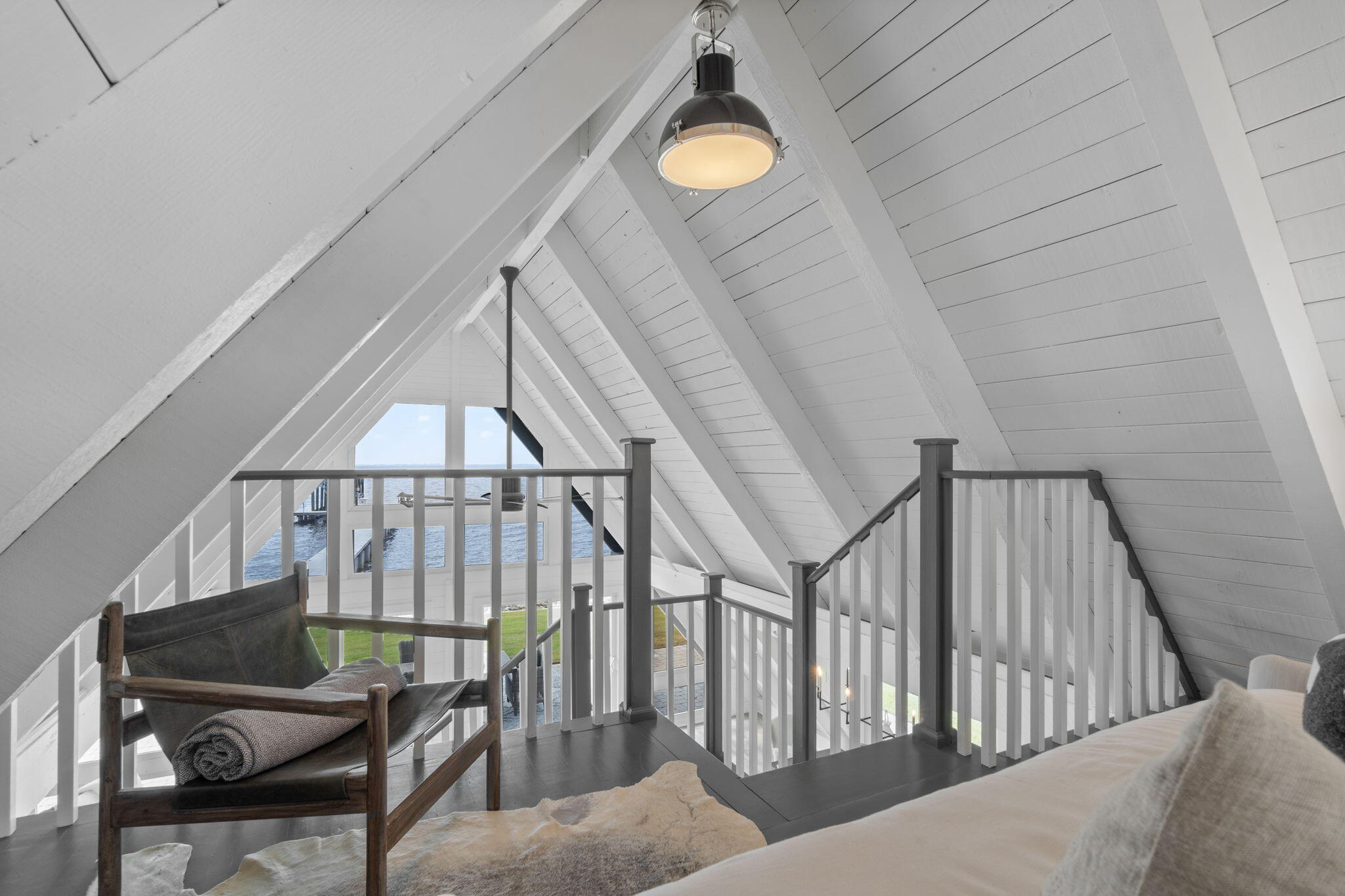 7423-7433 Highway 20 Freeport, FL 32439 - Photo 45 of 69 a view of entryway and hall