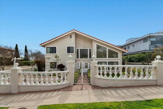 $3,399,000 | 2222 Pier Avenue, Santa Monica, CA 90405