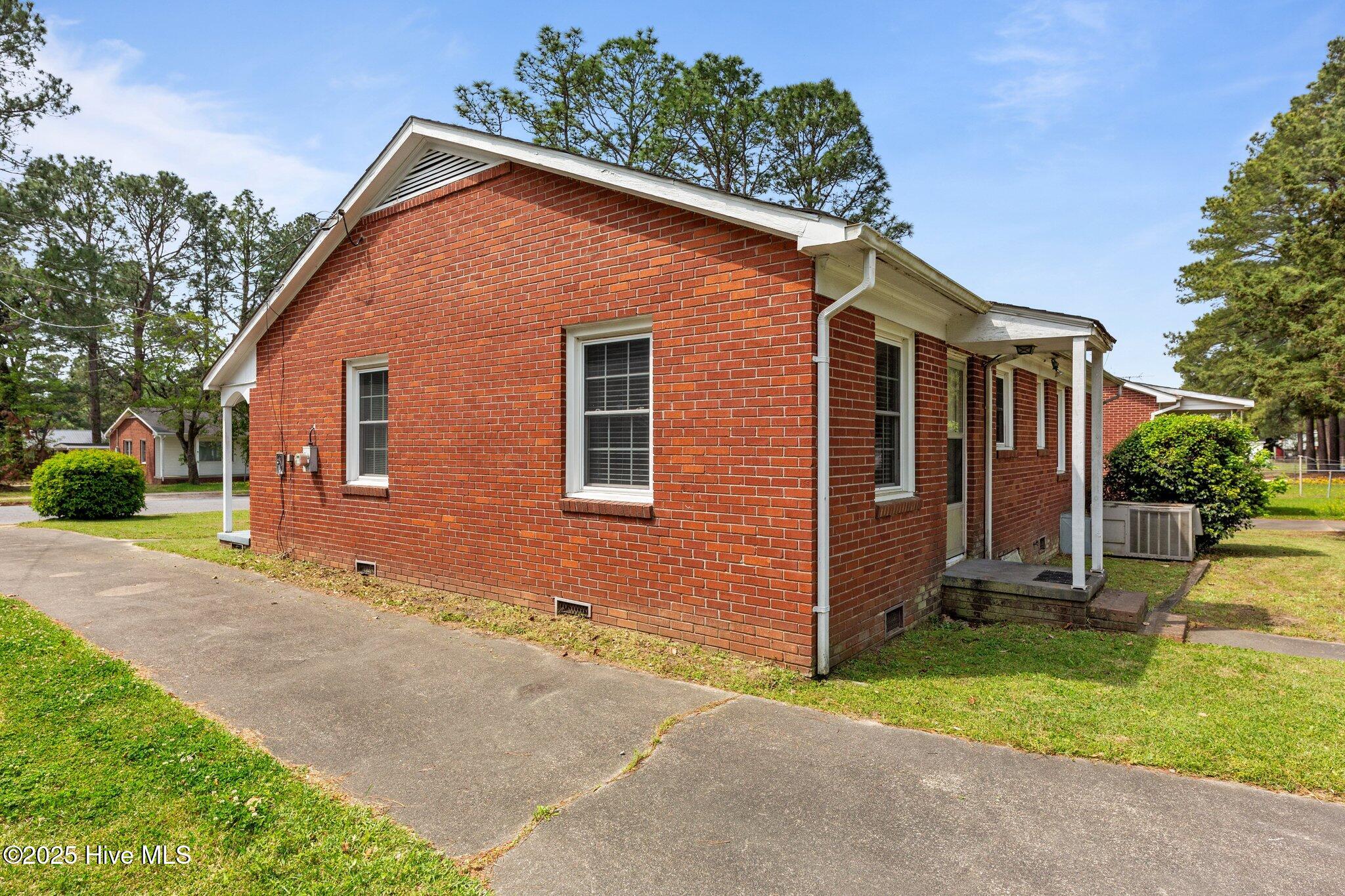 206 Pierce Road Kinston, NC 28501 - Photo 47 of 50 East Side of house