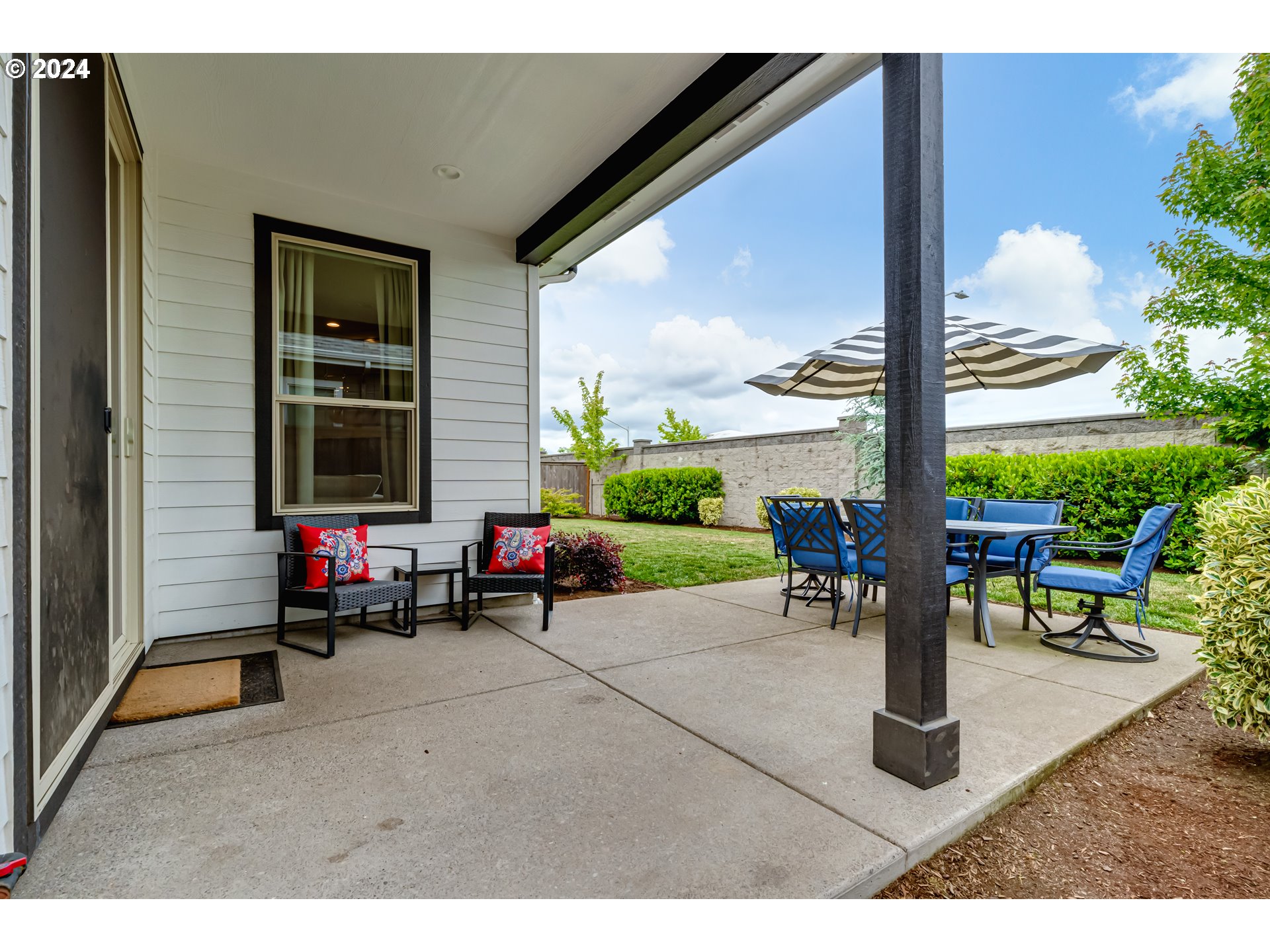 3744 Siletz Drive Eugene, OR 97408 - Photo 25 of 31 a backyard view with a table and chairs