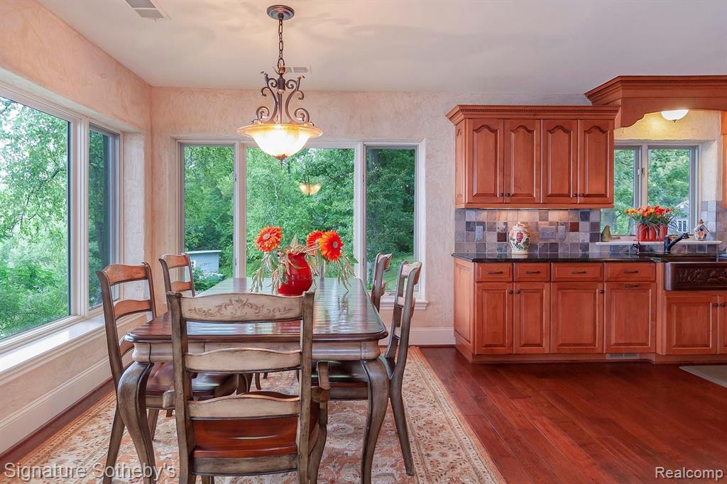 204 Gallogly Road Lake Angelus, MI 48326 - Photo 17 of 85