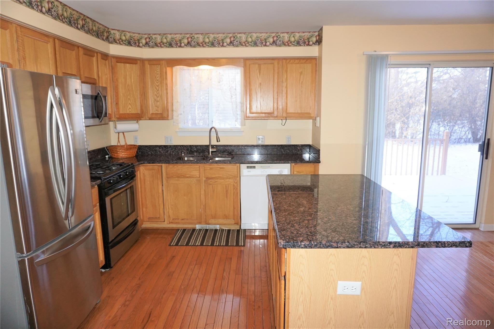 3628 Riverside Drive Canton, MI 48188 - Photo 10 of 27 10 Kitchen.jpg