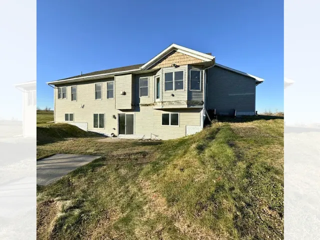 $549,900 | 787 154th Street, Roberts, WI 54023