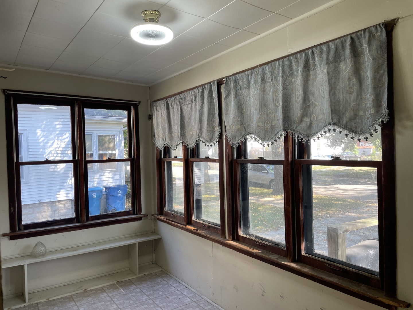 907 East Madison Street Pontiac, IL 61764 - Photo 4 of 21 a view of a large window with an outdoor space