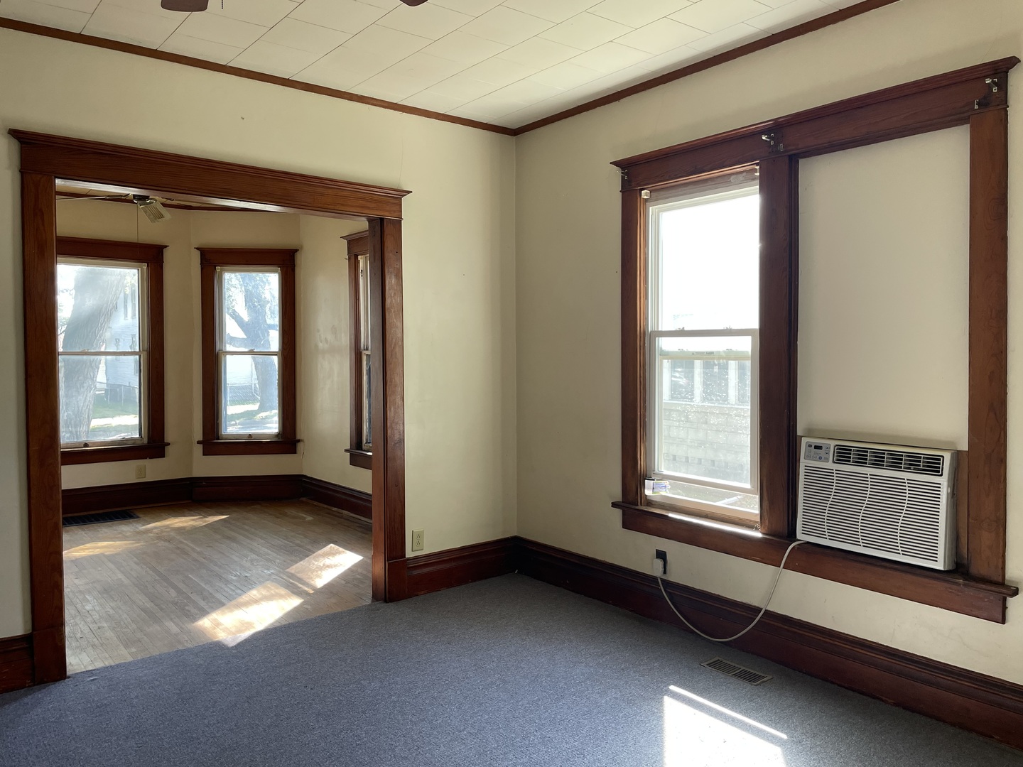 907 East Madison Street Pontiac, IL 61764 - Photo 9 of 21 a view of an empty room with a window