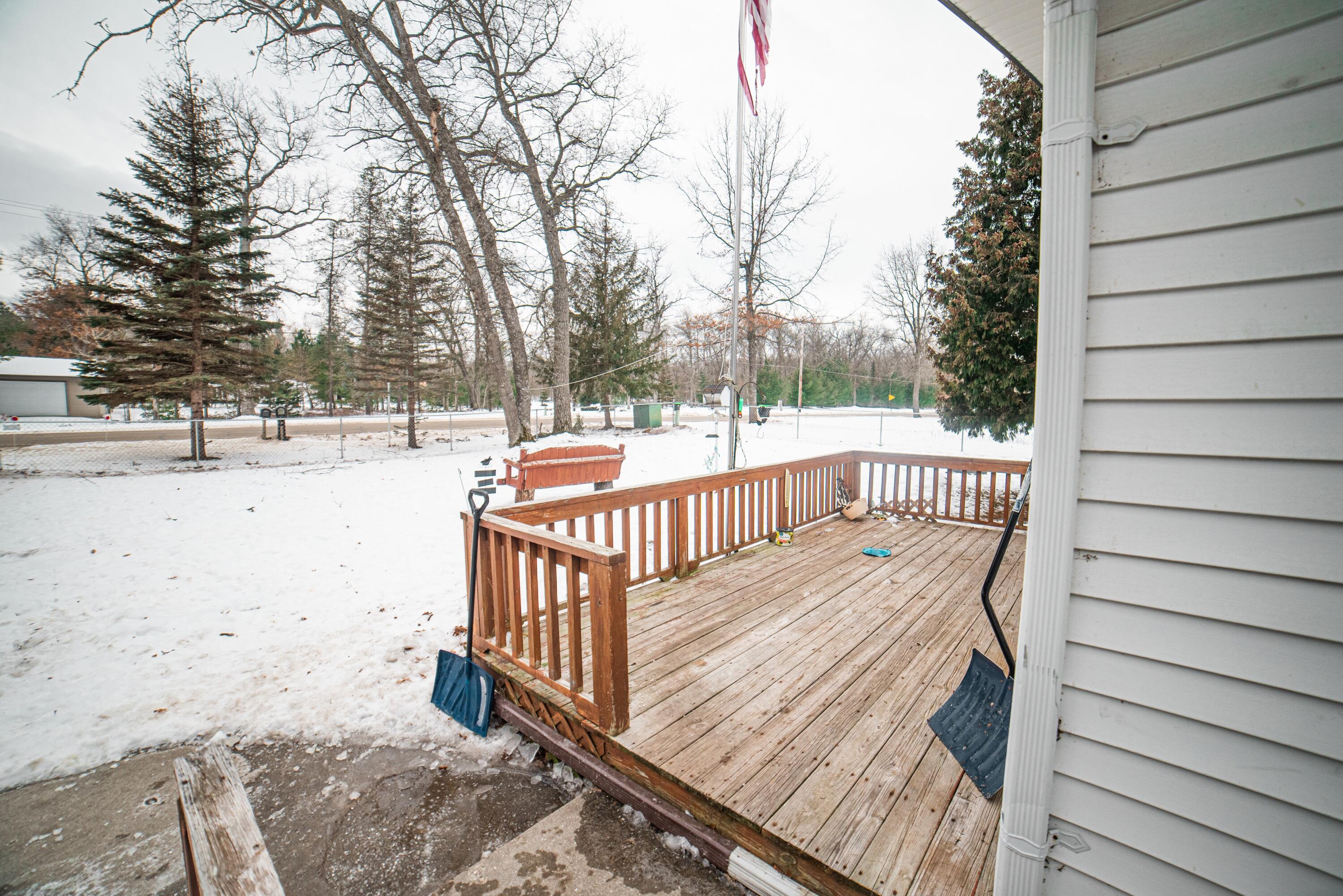 8053 Artesia Beach Road St. Helen, MI 48656 - Photo 5 of 37 Gallery Image 5