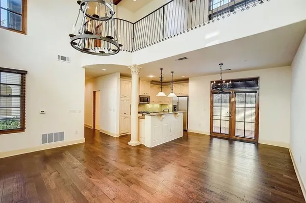 $4,905 | 2510 North Henderson Avenue, Unit 4, Dallas, TX 75206