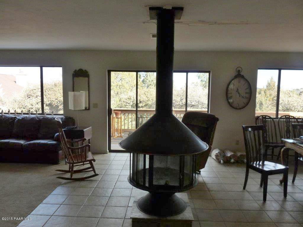 1215 Tanglewood Road Prescott, AZ 86303 - Photo 3 of 5 living 1