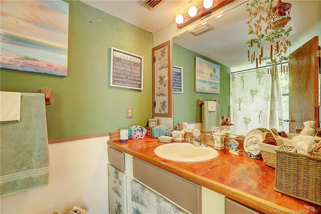 4602 Southeast Shady Ridge Lane Stuart, FL 34997 - Photo 20 of 37 bathroom