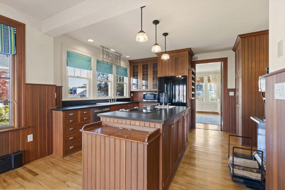 210 Ocean Point Road Boothbay, ME 04544 - Photo 18 of 99 017
