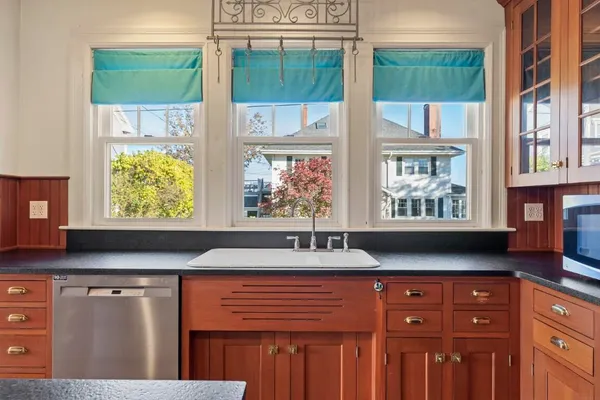 $895,000 | 210 Ocean Point Road, Boothbay, ME 04544