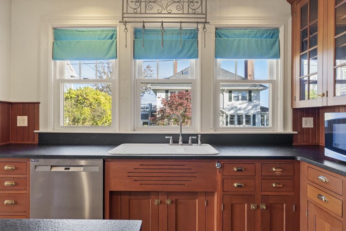 210 Ocean Point Road Boothbay, ME 04544 - Photo 20 of 93 020