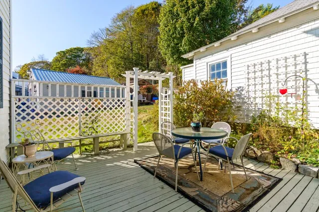 $895,000 | 210 Ocean Point Road, Boothbay, ME 04544