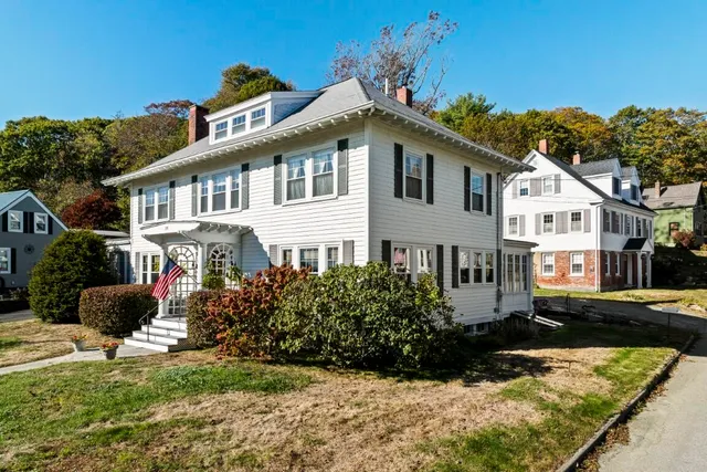 $895,000 | 210 Ocean Point Road, Boothbay, ME 04544