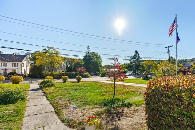 $895,000 | 210 Ocean Point Road, Boothbay, ME 04544