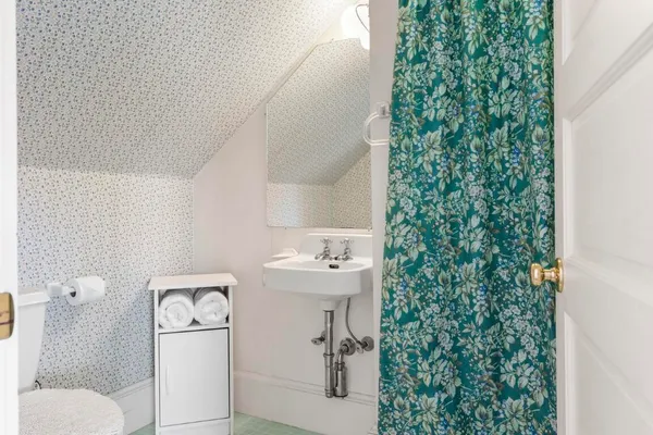 $895,000 | 210 Ocean Point Road, Boothbay, ME 04544