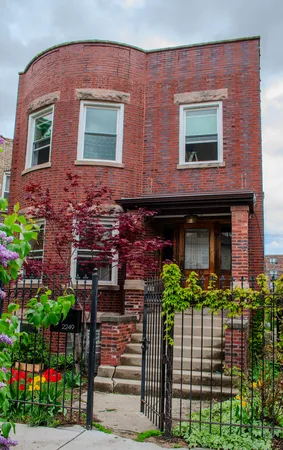 $2,000 | 2249 North Sawyer Avenue, Unit 2, Chicago, IL 60647