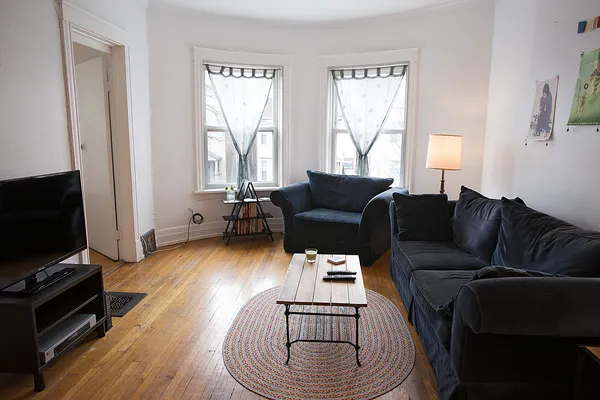 $2,000 | 2249 North Sawyer Avenue, Unit 2, Chicago, IL 60647