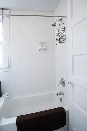 $2,000 | 2249 North Sawyer Avenue, Unit 2, Chicago, IL 60647