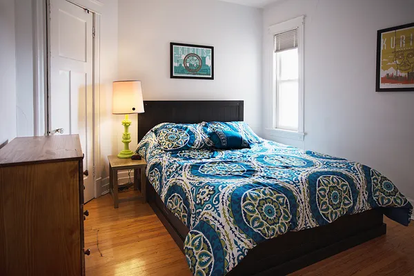 $2,000 | 2249 North Sawyer Avenue, Unit 2, Chicago, IL 60647