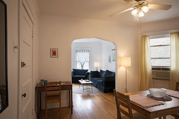 $2,000 | 2249 North Sawyer Avenue, Unit 2, Chicago, IL 60647