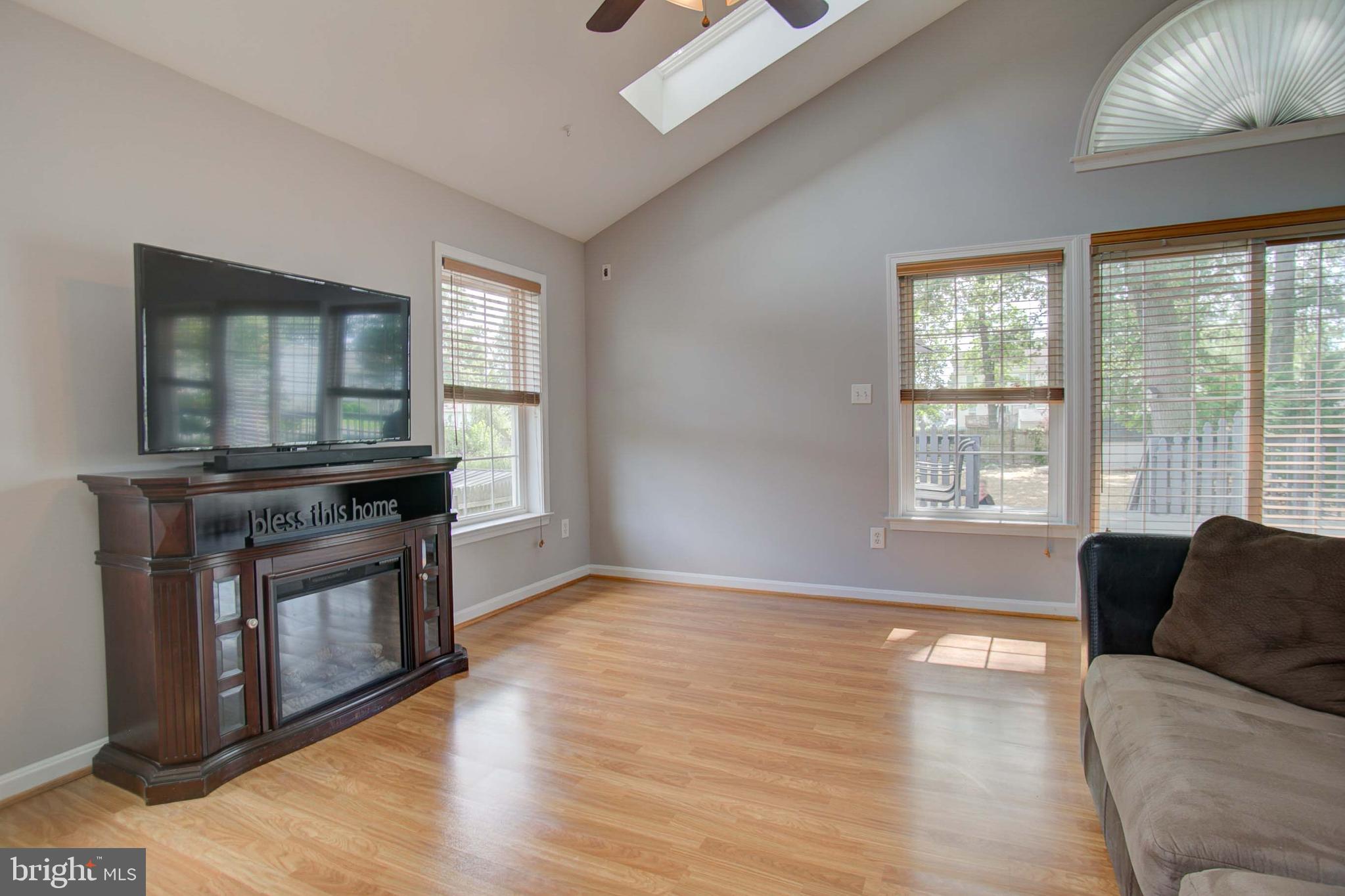 326 George Avenue Baltimore, MD 21221 - Photo 13 of 52 Gallery Image 13