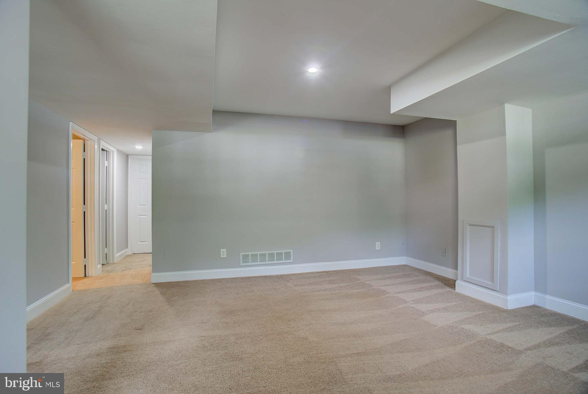 326 George Avenue Baltimore, MD 21221 - Photo 33 of 52 Gallery Image 33