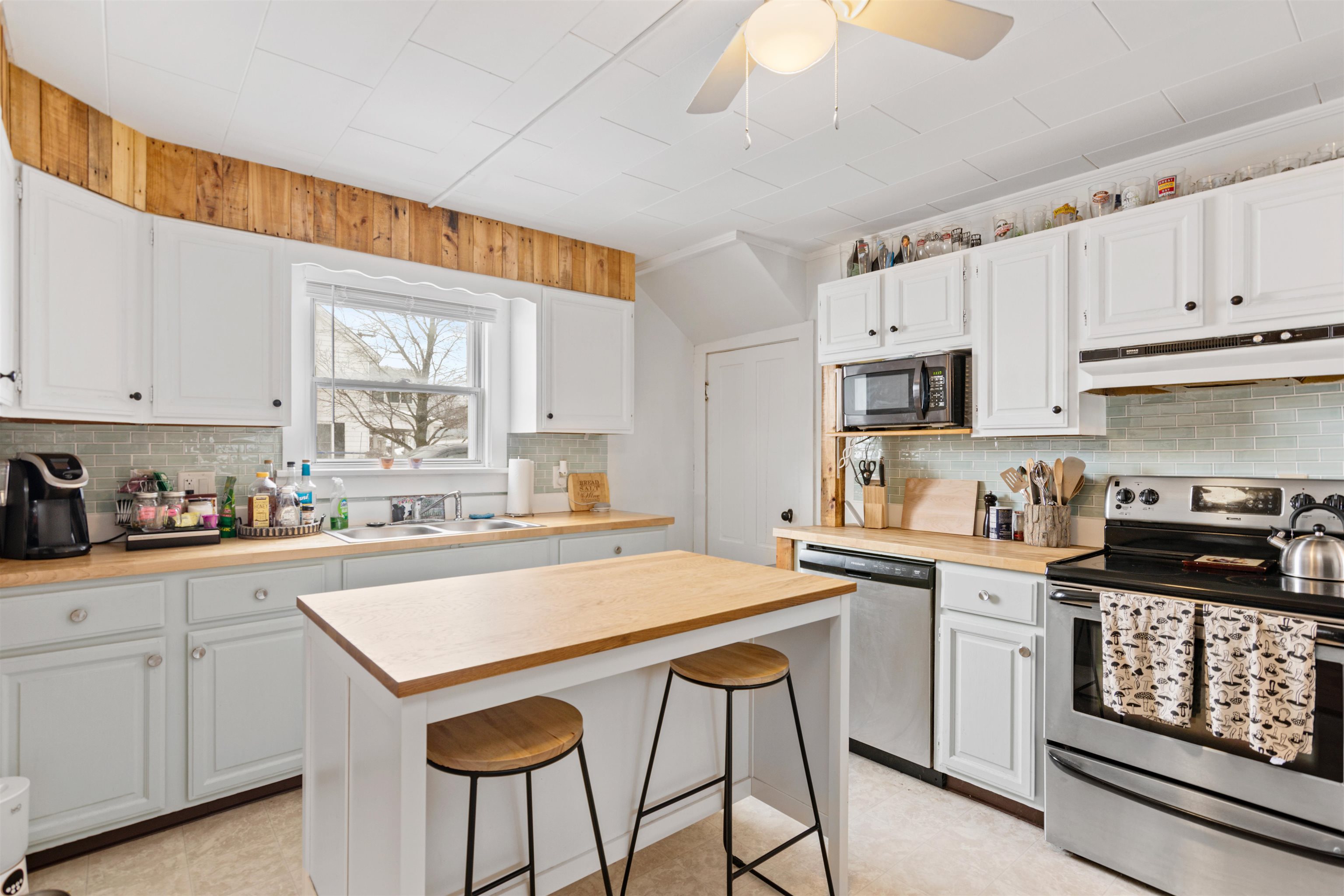 56 1st Street Swanton, VT 05488 - Photo 2 of 32 Gallery Image 2