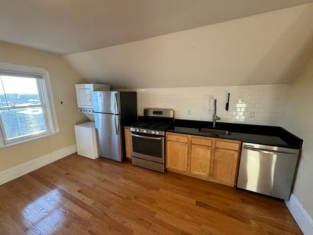 $3,500 | 50 Lowell Street, Unit 3, Somerville, MA 02143