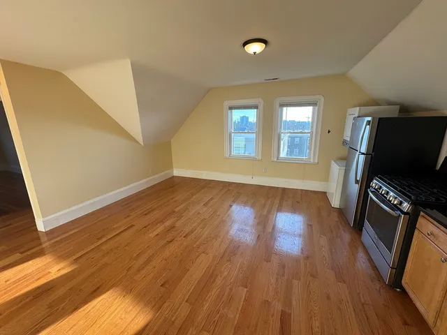 $3,500 | 50 Lowell Street, Unit 3, Somerville, MA 02143