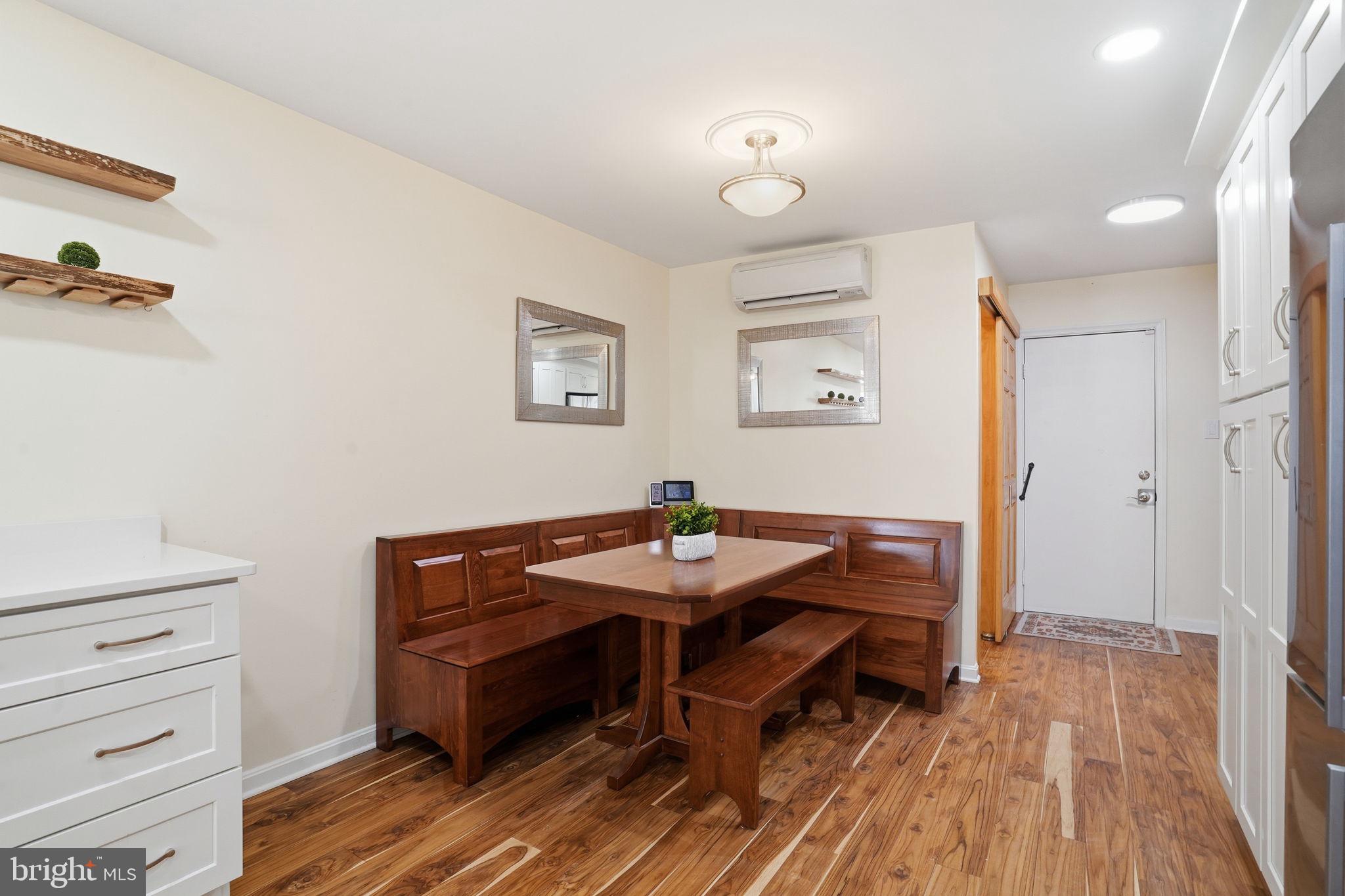 1614 Bentley Road Edgewater, MD 21037 - Photo 16 of 49 Kitchen - Dining area
