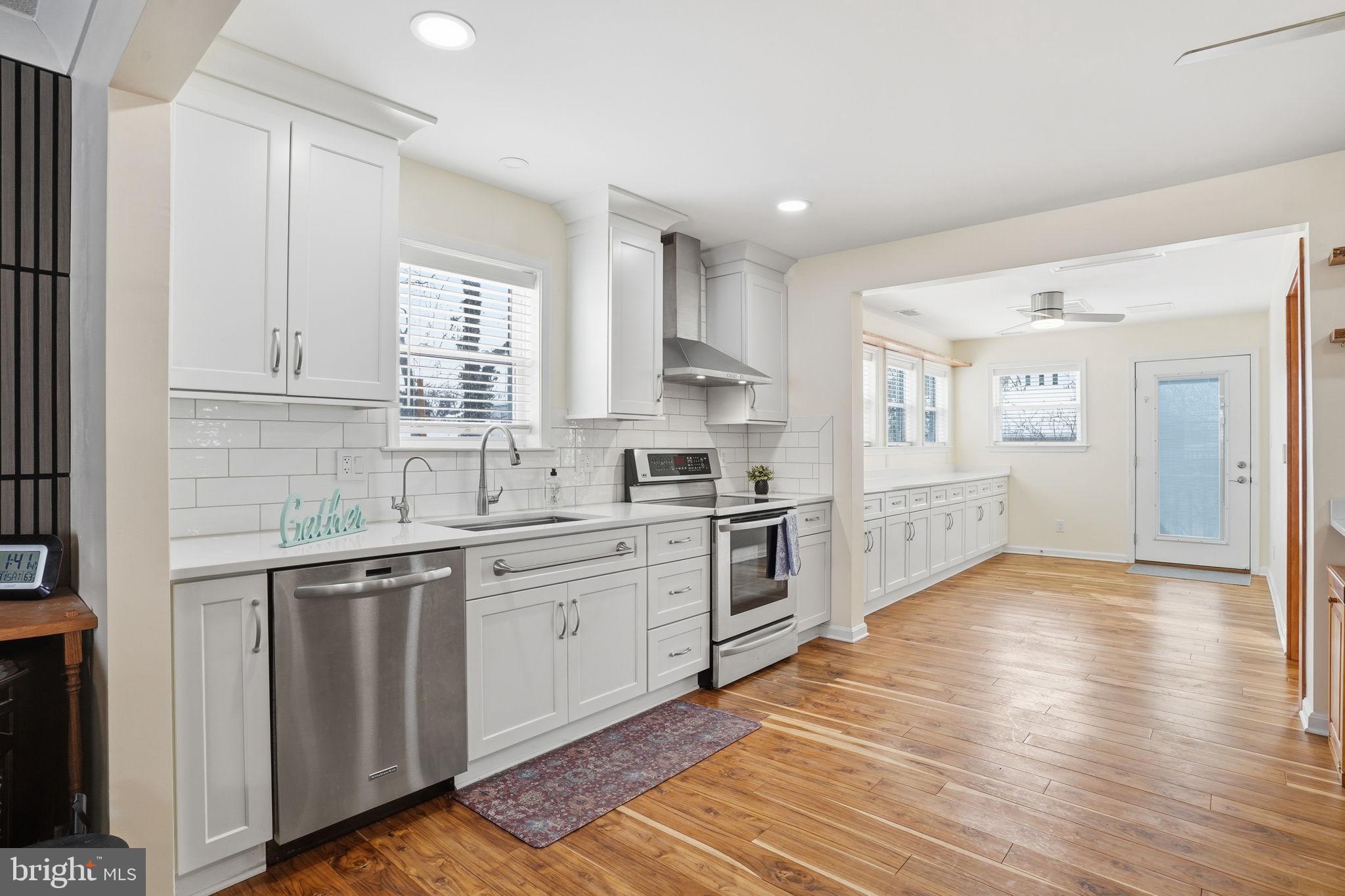 1614 Bentley Road Edgewater, MD 21037 - Photo 10 of 49 Kitchen