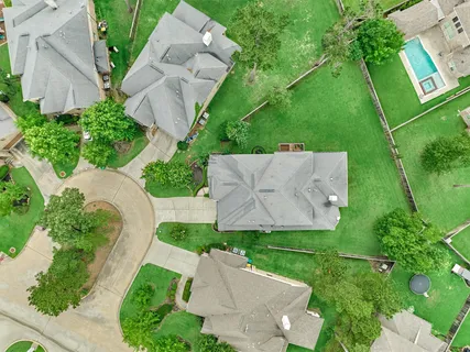 $816,000 | 30 West Twin Ponds Court, Tomball, TX 77375