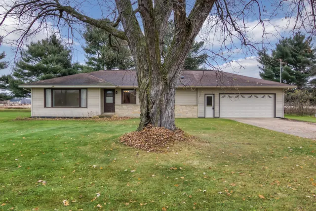 $274,000 | N40322 State Road 93, Independence, WI 54747