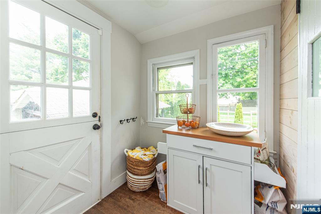6 Maple Street Bernardsville, NJ 07924 - Photo 11 of 24