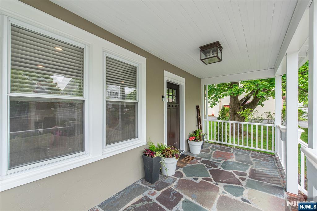 6 Maple Street Bernardsville, NJ 07924 - Photo 3 of 24