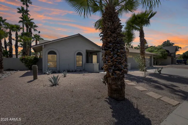 $584,000 | 319 East Hackamore Street, Mesa, AZ 85201