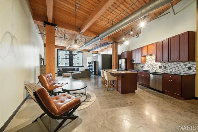 $208,000 | 901 Washington Avenue, Unit 305, St. Louis, MO 63101