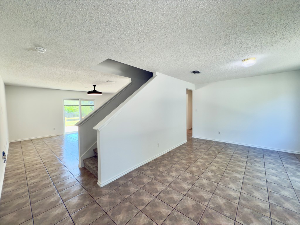 7817 Marble Ridge Drive Austin, TX 78747 - Photo 7 of 38