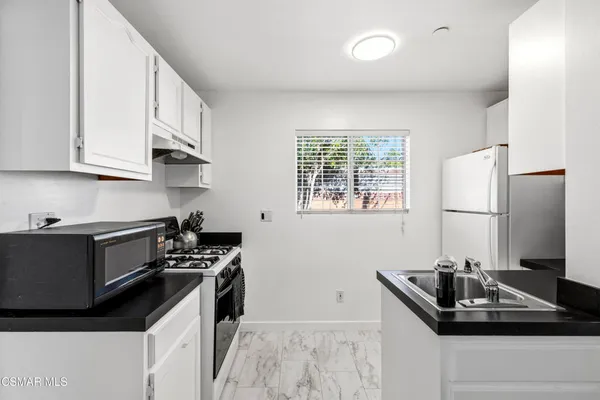 $1,390,000 | 1484 North Rose Street, Burbank, CA 91505